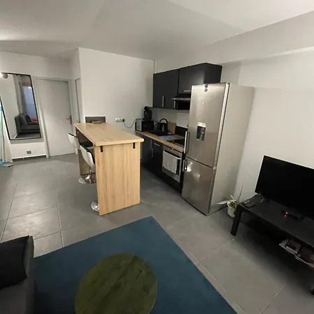 Appartement Moderne Face Gare St Charles Marseille Exterior photo