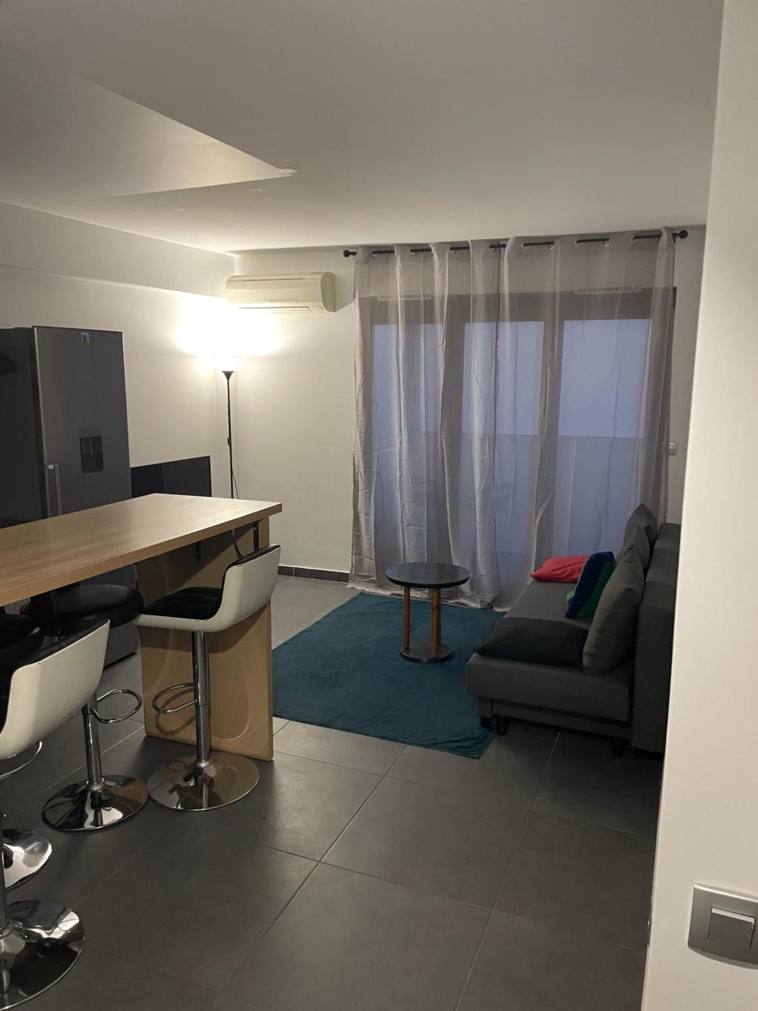 Moderne Face Gare St Charles Apartment